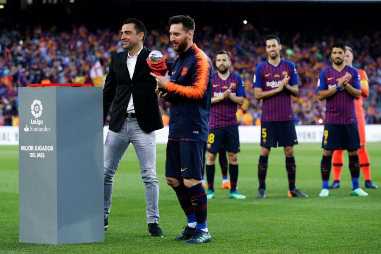 Xavi recunoaste ca putea antrena pe Barcelona!