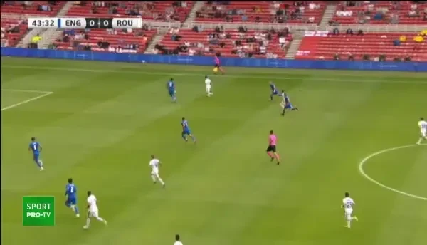 Sorescu trimite in Johnstone din careu, dupa o actiune construita excelent alaturi de Ivan