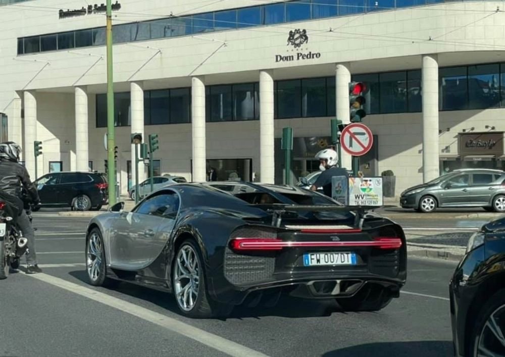 Cristiano Ronaldo a fost pozat la volanul unui bolid de 2,5 milioane de dolari, dar si-a luat unul de 6 ori mai scump. Cum arata _2