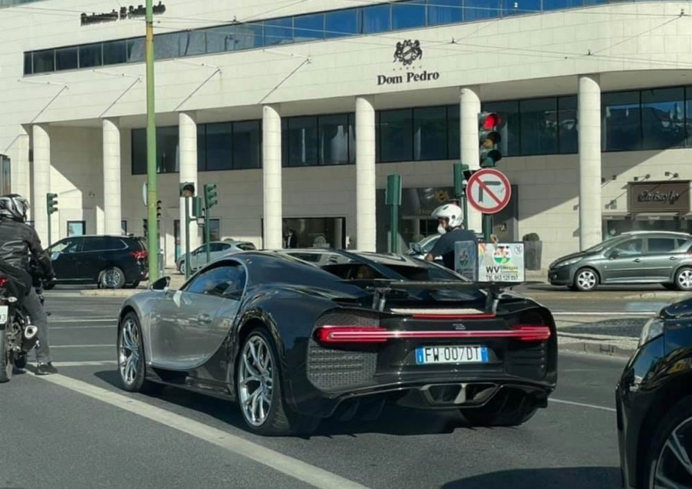 Cristiano Ronaldo a fost pozat la volanul unui bolid de 2,5 milioane de dolari, dar si-a luat unul de 6 ori mai scump. Cum arata _2