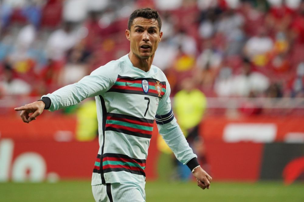 Cristiano Ronaldo a fost pozat la volanul unui bolid de 2,5 milioane de dolari, dar si-a luat unul de 6 ori mai scump. Cum arata _3