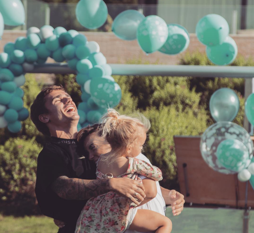 Sotia lui Antoine Griezmann, de o frumusete rapitoare. Cat de bine arata partenera starului francez _5