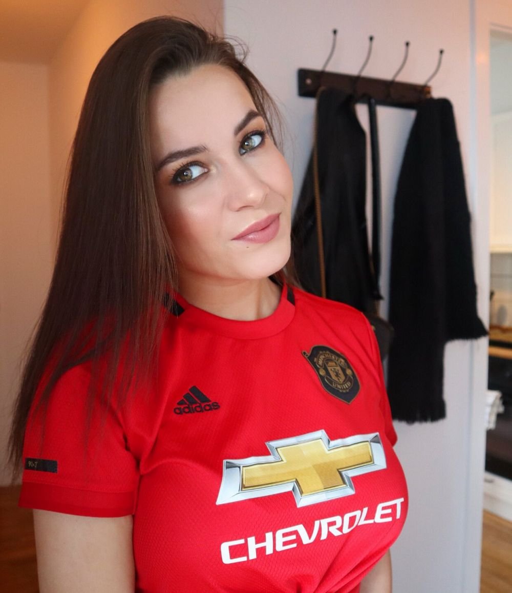 FOTO | Ronaldo, cerut inapoi de cea mai sexy fana a lui United! Modelul spera sa il revada pe Cristiano pe Old Trafford_9