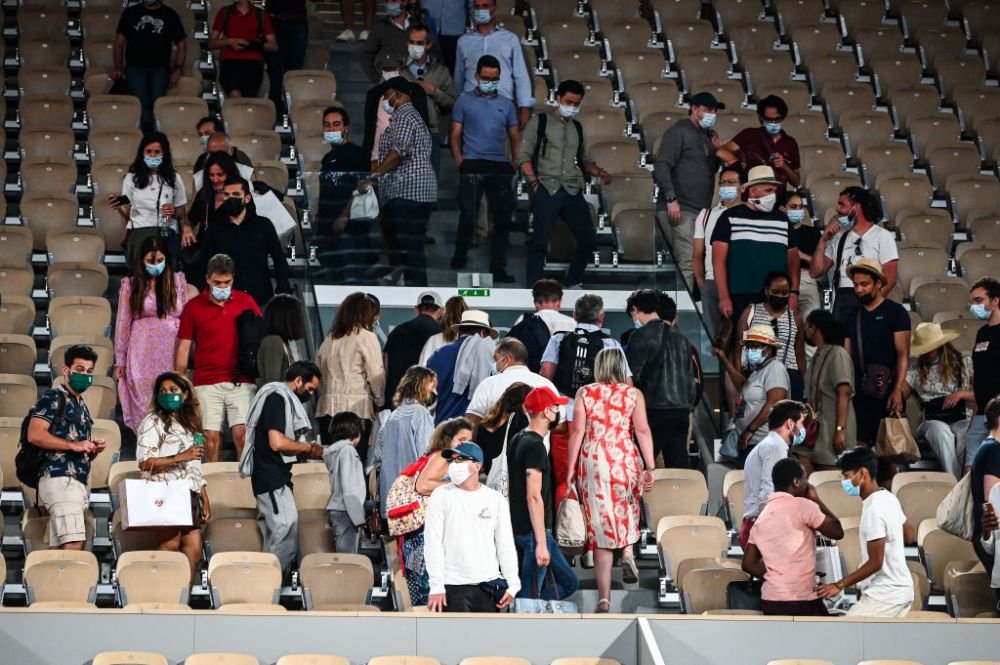 Momente incredibile la Roland Garros. Partida lui Novak Djokovic, oprita pentru 15 minute din cauza fanilor VIDEO&nbsp;