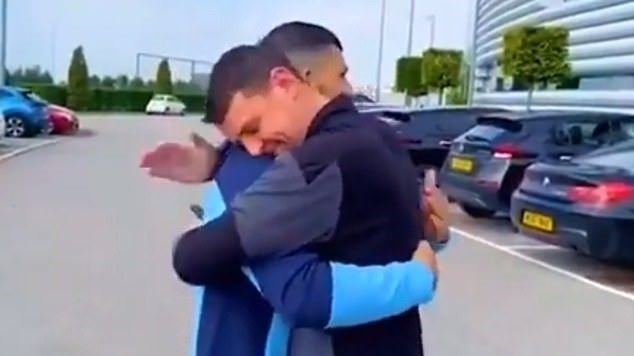 Sergio Aguero, cadouri de 100.000 de lire sterline pentru membrii clubului Manchester City. Ce a facut unul dintre ei cu masina primita_3