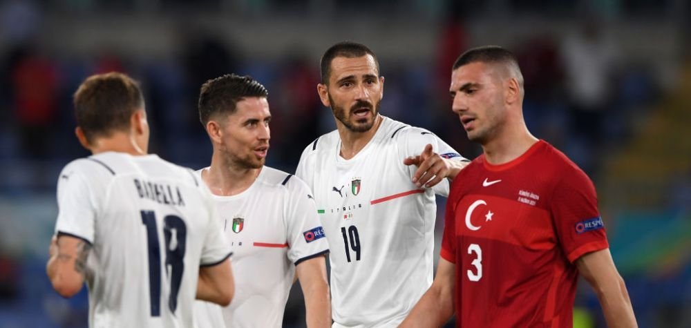 Nebunie in prima repriza la Euro 2020! Italienii au cerut patru penalty-uri, insa arbitrul nu a acordat nimic