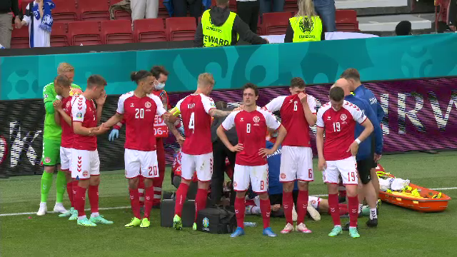 Imagini socante la Euro! Eriksen, prabusit pe gazon, fara suflare! Medicii l-au resuscitat. Informatii de ultima ora: Eriksen si-a sunat colegii in vestiar, de pe patul de spital_24
