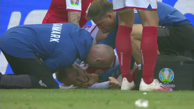 Imagini socante la Euro! Eriksen, prabusit pe gazon, fara suflare! Medicii l-au resuscitat. Informatii de ultima ora: Eriksen si-a sunat colegii in vestiar, de pe patul de spital_32