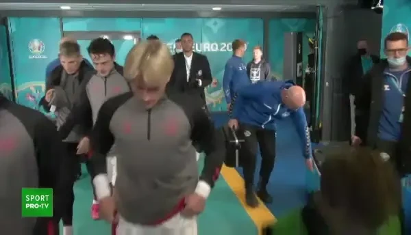 Momentele fantastice si nevazute de la Danemarca - Finlanda! Ce au facut jucatorii finlandezi cand adversarii lor au revenit pe teren sa joace meciul