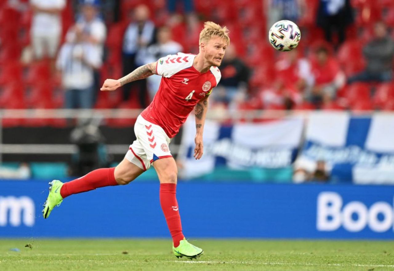 Eroul de pe Parken Stadium: Momentele - cheie in care Simon Kjaer a actionat ca un adevarat capitan si a ajutat la salvarea lui Eriksen _4