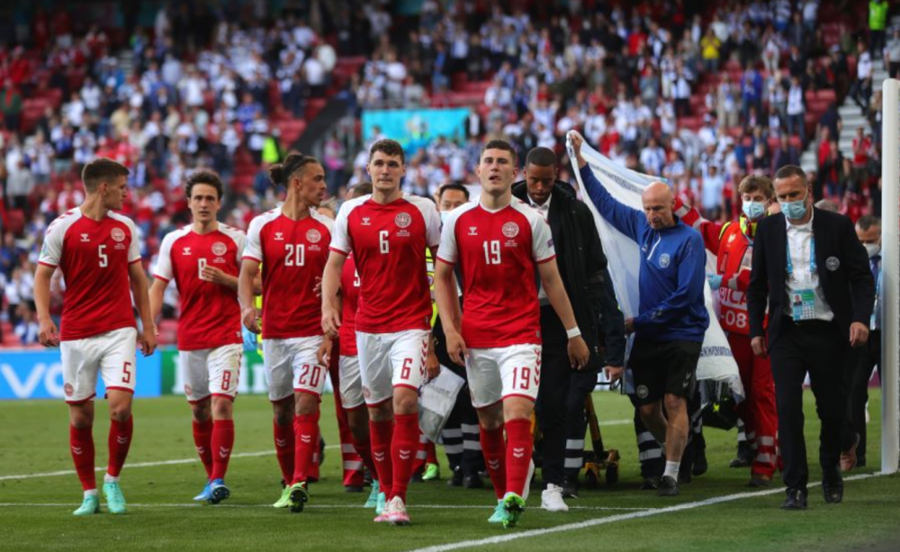 Gestul superb facut de fanii Finlandei pentru Christian Eriksen. Imaginile au facut inconjurul lumii_4
