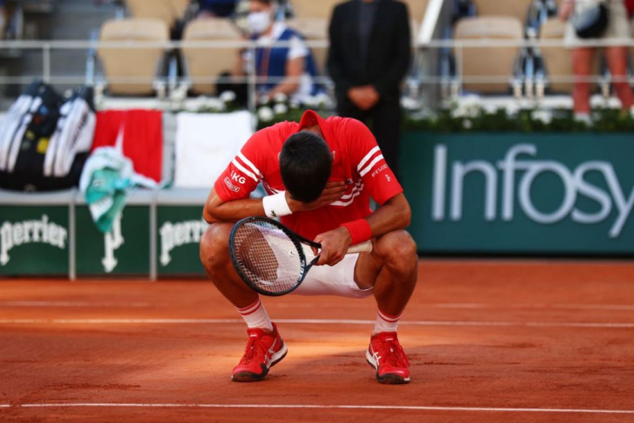 Finala Roland Garros 2021, Djokovic - Tsitsipas 6-7, 2-6, 6-3, 6-2, 6-4. La fel ca in 2016, Djokovic castiga turneul de la Roland Garros: performanta istorica pentru liderul mondial _7