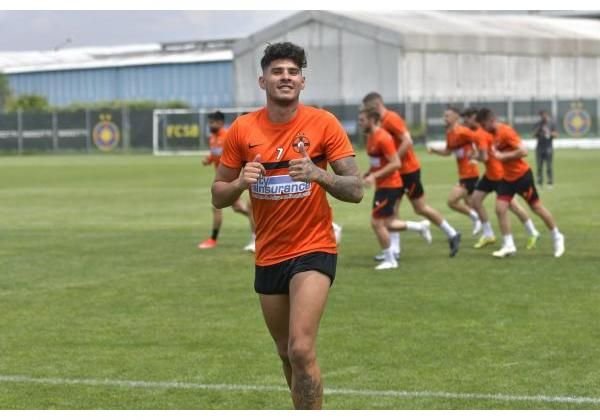 FCSB s-a intors la antrenamente! Primele imagini cu Dinu Todoran dupa ce a semnat cu echipa lui Becali_5