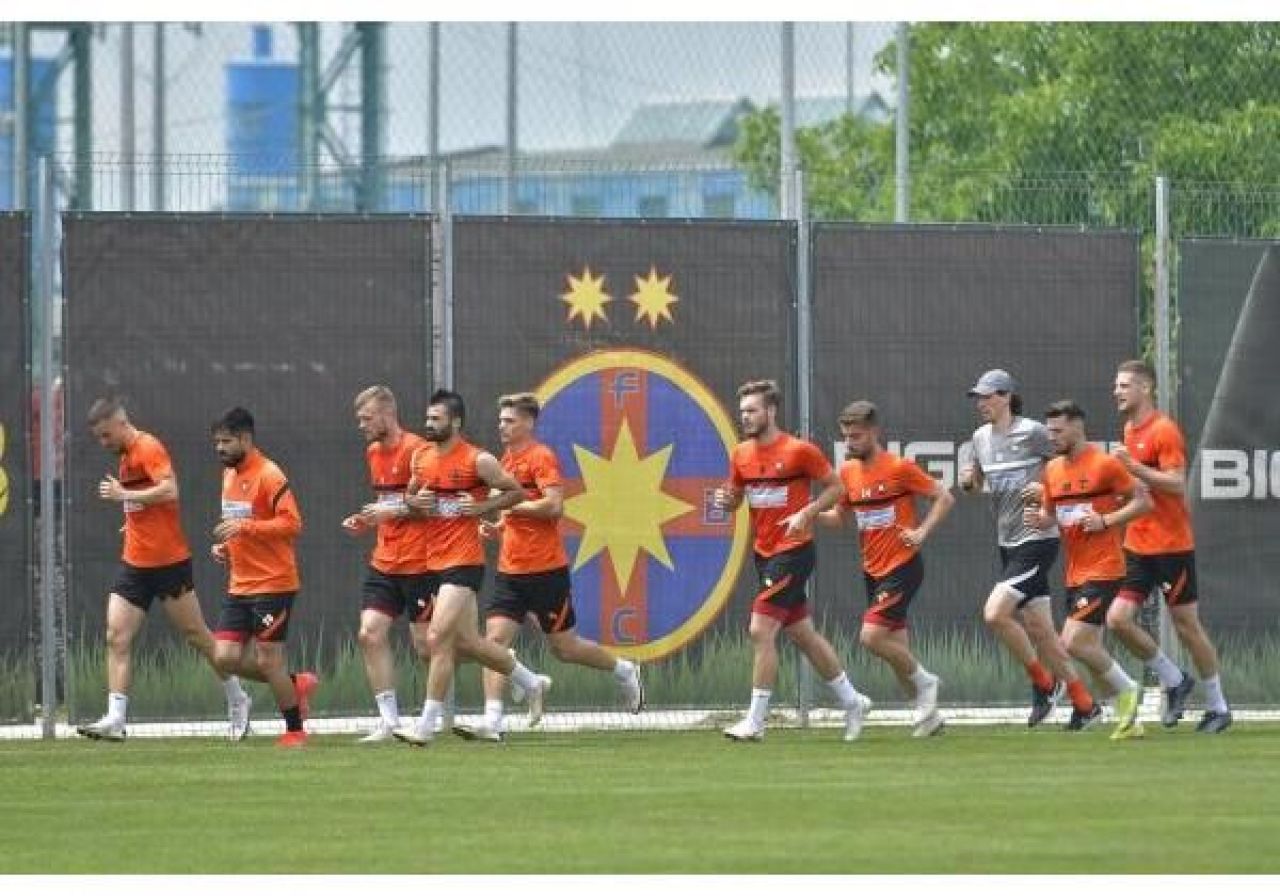 FCSB s-a intors la antrenamente! Primele imagini cu Dinu Todoran dupa ce a semnat cu echipa lui Becali_11