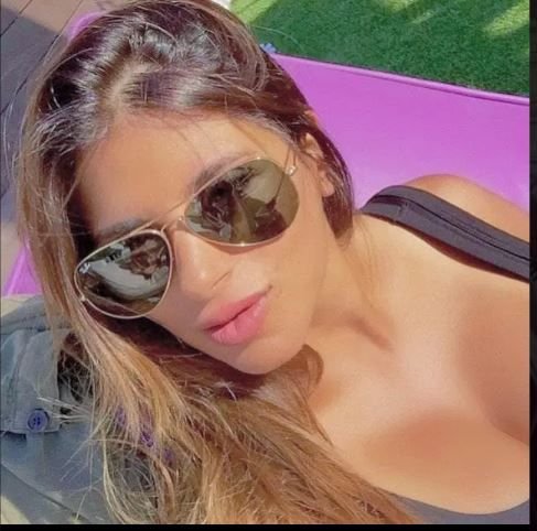 Daniella Semaan, sotia lui Cesc Fabregas, mai in varsta cu 12 ani, este numita ”Queen of the Wags”_5