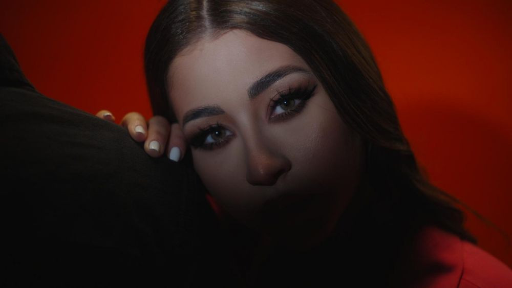 Asta e melodia momentului in Romania! Cum a cucerit Nicole Cherry topurile online