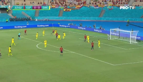 OCAZIE SPANIA! Koke trimite puternic cu exteriorul, dar balonul se duce pe langa poarta