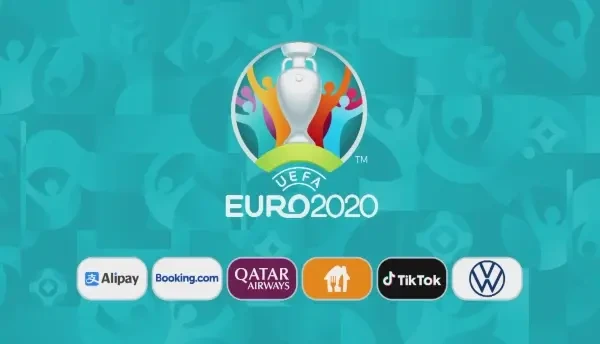 Ocazie mare pentru Spania! Gerard Moreno deviaza cu capul spre poarta, dar Olsen respinge