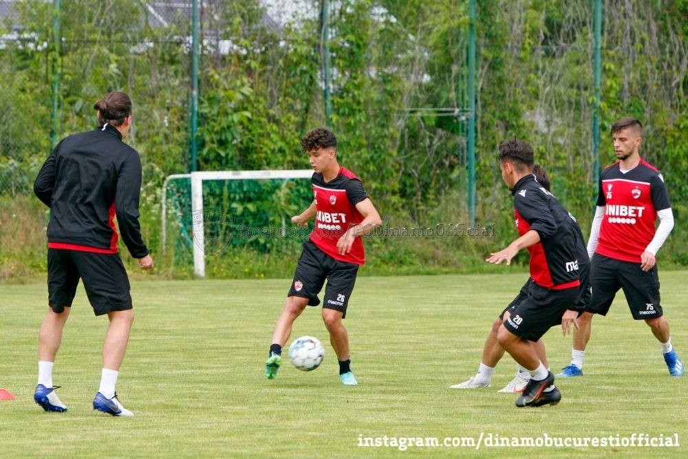 23 de jucatori, la primul antrenament al lui Dinamo! Fabbrini nu s-a prezentat la reunire. Patru fotbalisti s-au departit de 