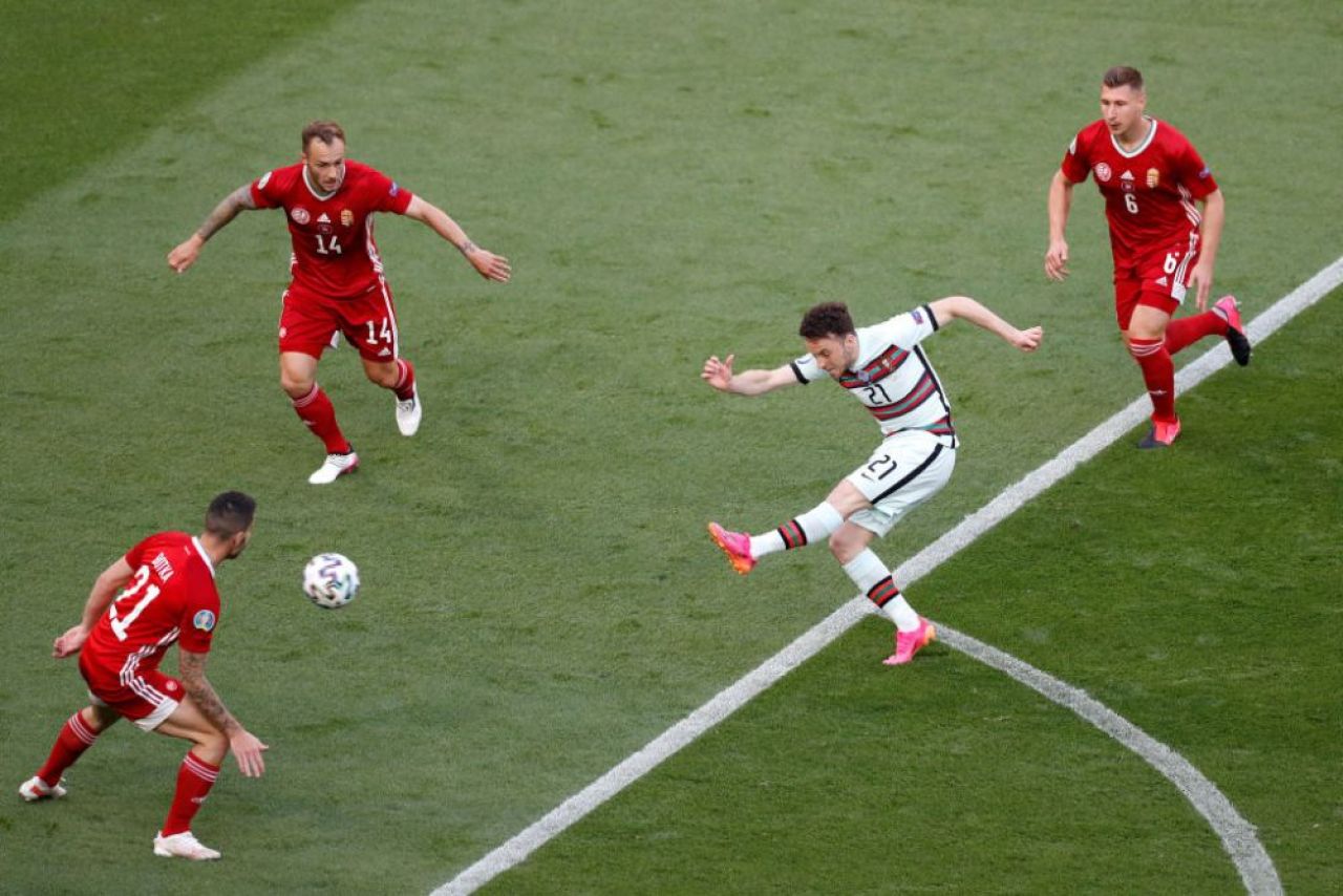 Cristiano Ronaldo, Mr. Euro! :) Portugalia s-a dezlantuit pe final cu Ungaria! Portarul, cel mai bun jucator al maghiarilor! Aici ai tot ce s-a intamplat in Ungaria 0-3 Portugalia_6