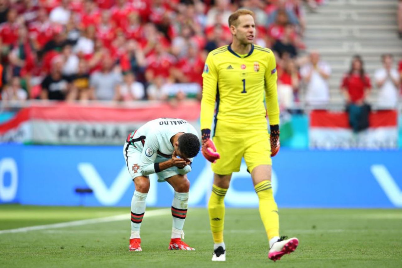 Cristiano Ronaldo, Mr. Euro! :) Portugalia s-a dezlantuit pe final cu Ungaria! Portarul, cel mai bun jucator al maghiarilor! Aici ai tot ce s-a intamplat in Ungaria 0-3 Portugalia_8