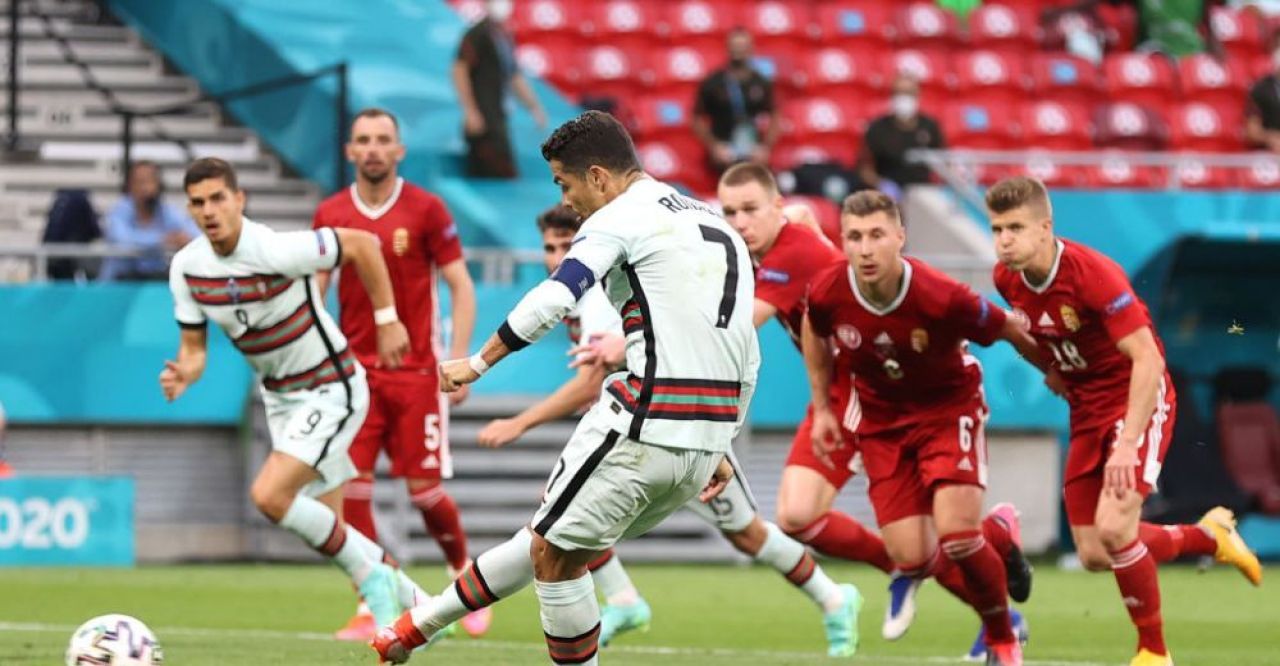 Cristiano Ronaldo, Mr. Euro! :) Portugalia s-a dezlantuit pe final cu Ungaria! Portarul, cel mai bun jucator al maghiarilor! Aici ai tot ce s-a intamplat in Ungaria 0-3 Portugalia_10