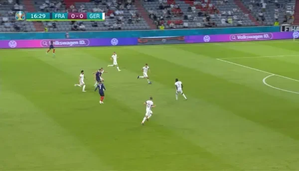 Ocazie Franta! Pogba trimite cu capul peste poarta lui Neuer