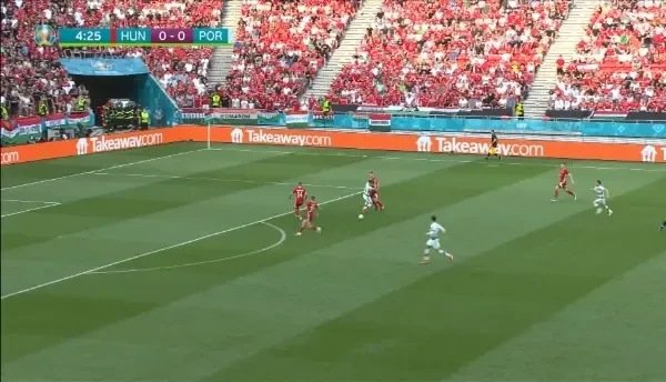 Cristiano Ronaldo, Mr. Euro! :) Portugalia s-a dezlantuit pe final cu Ungaria! Portarul, cel mai bun jucator al maghiarilor! Aici ai tot ce s-a intamplat in Ungaria 0-3 Portugalia