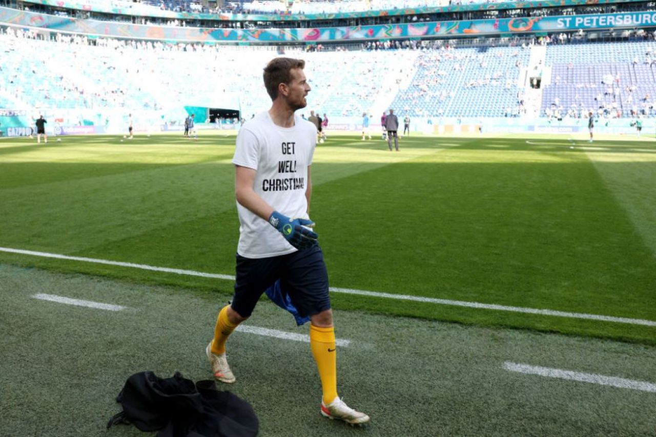 Momentul zilei, oferit de Finlanda! Jucatorii finlandezi au purtat tricouri cu mesaje pentru Eriksen_4