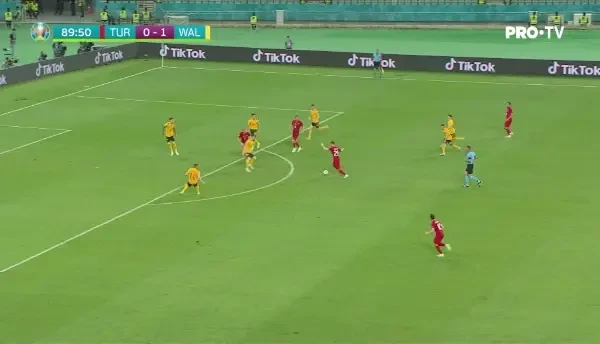 Nervii intinsi la maximum in confruntarea dintre Turcia si Tara Galilor! Jucatorii, aproape de bataie in finalul partidei