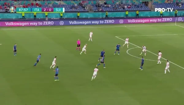 GOOOOL ITALIA! Immobile inscrie cu un sut din afara careului