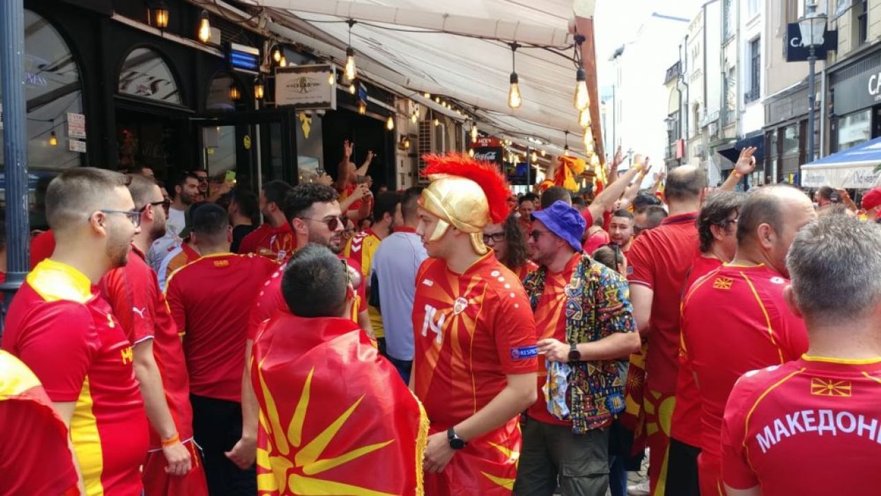 Suporterii Macedoniei de Nord si cei ai Ucrainei au luat cu asalt Bucurestiul. Atmosfera incendiara in Capitala FOTO si VIDEO _4