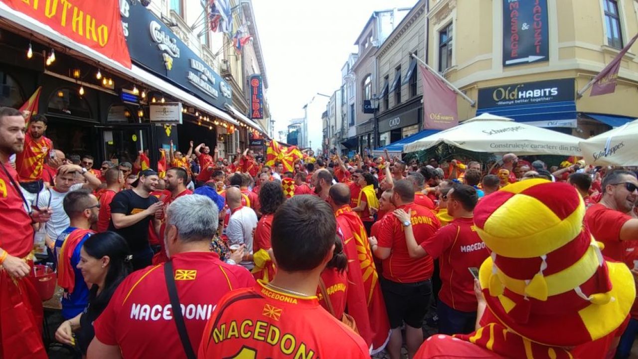 Suporterii Macedoniei de Nord si cei ai Ucrainei au luat cu asalt Bucurestiul. Atmosfera incendiara in Capitala FOTO si VIDEO _16