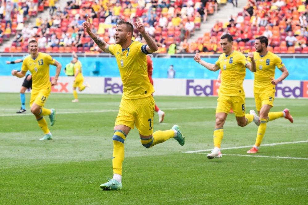 A fost spectacol total pe Arena Nationala! Yarmolenko, omul meciului cu gol si pasa de gol. Doua penalty-uri dictate de arbitrul partidei. Aici ai tot ce s-a intamplat in Ucraina - Macedonia de Nord_7