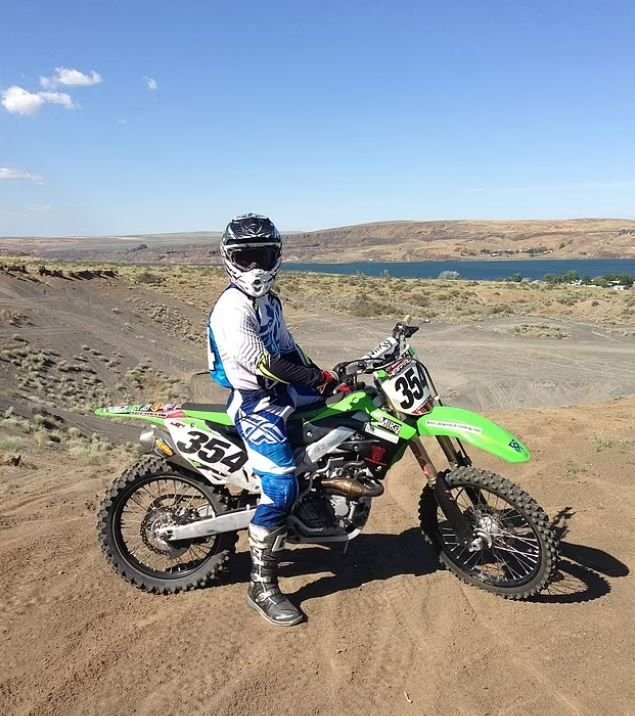 Cascadorul Alex Harvill a murit in timp ce incerca sa doboare recordul mondial la sarituri cu motocicleta_3