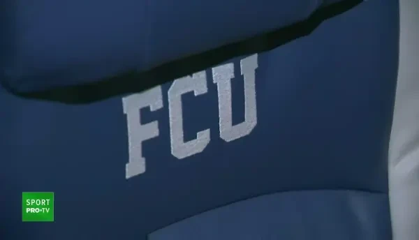 "E un fel de Maybach al autocarelor!" FCU Craiova si-a prezentat noua 'bijuterie' cu care echipa se va deplasa! Cum arata autocarul de peste jumatate de milion de euro