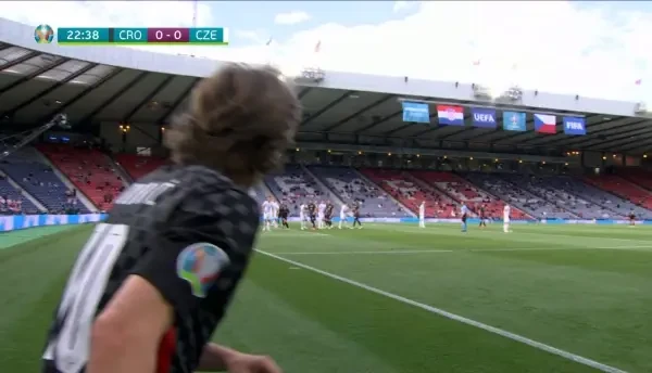 Ocazie Croatia! Perisic primeste in careu de la Modric, suteaza direct, dar trimite in bratele portarului