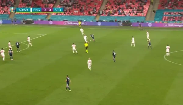 Ocazie mare pentru Scotia! James a scos din fata portii sutul lui Dykes