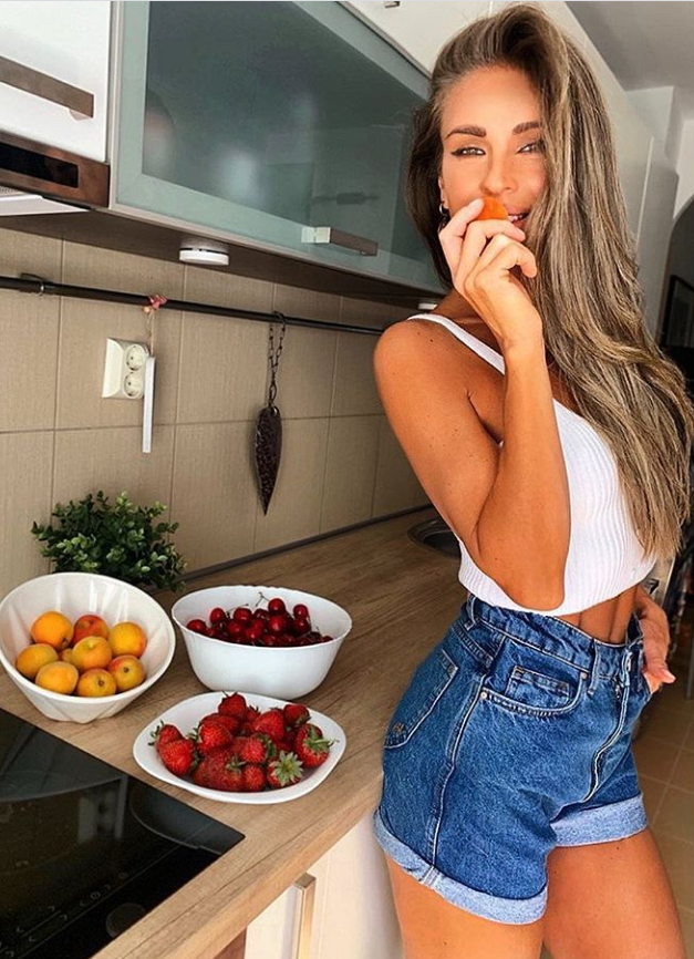 Diana Munteanu, aparitie spectaculoasa in costum de baie. Fosta sotie a lui Claudiu Niculescu arata extraordinar la 42 de ani_3