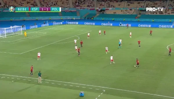 Ocazie pentru Spania! Morata primeste in sase metri si suteaza direct in portarul Szczesny