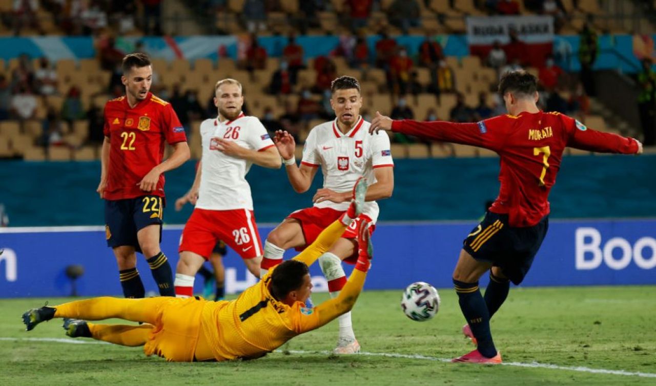 Alt film, acelasi scenariu! Spania se incurca din nou si tremura pentru calificarea in optimi! Moreno a ratat penalty-ul care putea aduce victoria! Aici ai ce s-a intamplat in Spania 1-1 Polonia_9