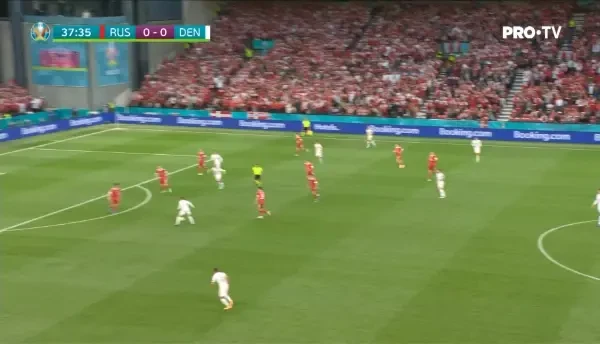 GOOOOOOL DANEMARCA! Damsgaard deschide scorul cu un sut superb din exteriorul careului