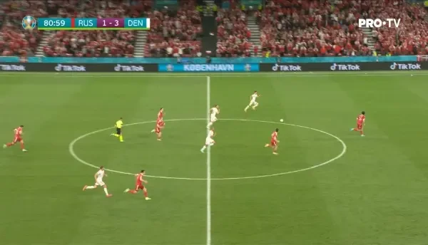 GOOOOOOL DANEMARCA! Inscrie si Maehle cu un sut puternic de la marginea careului!