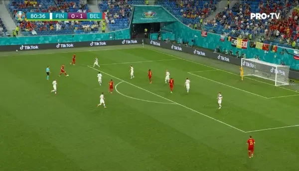 GOOOOOOOL BELGIA! De Bruyne ii paseaza perfect lui Lukaku pe centru, atacantul se intoarce si il invinge pe portar cu un sut pe jos, la colt