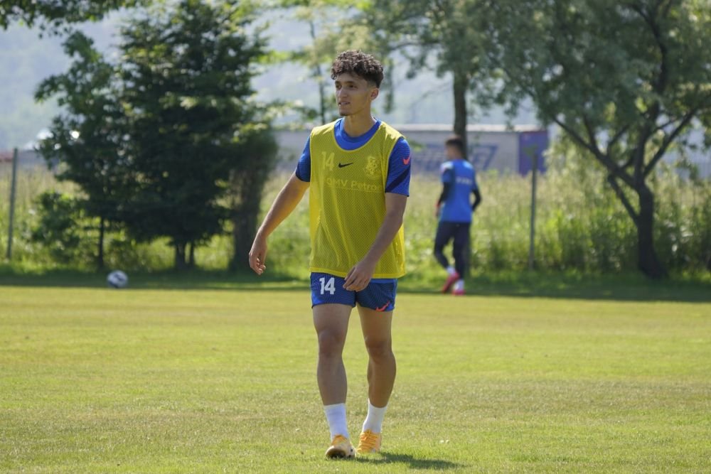 Gica Hagi a condus primul antrenament al Farului Constanta! 28 de fotbalisti, sub comanda 