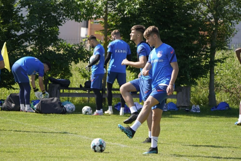 Gica Hagi a condus primul antrenament al Farului Constanta! 28 de fotbalisti, sub comanda 