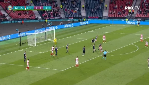 GOOOOOL CROATIA! Modric inscrie cu exteriorul din afara careului dupa o pasa buna a lui Kovacic