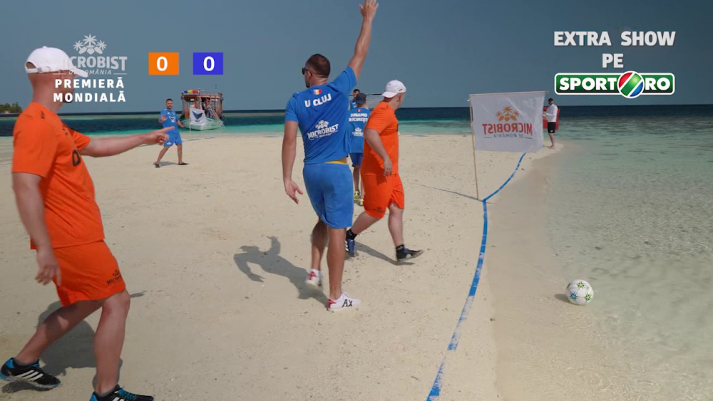 Premiera mondiala! Romanii au jucat fotbal pe un banc de nisip, in mijlocul oceanului. Imaginile incredibile care au cucerit internetul_4