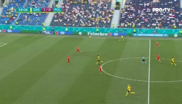 GOOOOOOL Suedia! Forsberg primeste in marginea careului de 16 metri si suteaza imparabil in coltul din dreapta