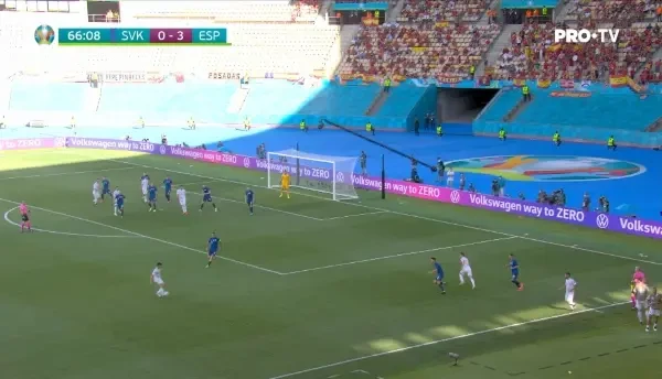 GOOOOOOL Spania! Torres marcheaza la prima atingere de balon. Fotbalistul intrase de doar 30 de secunde pe teren